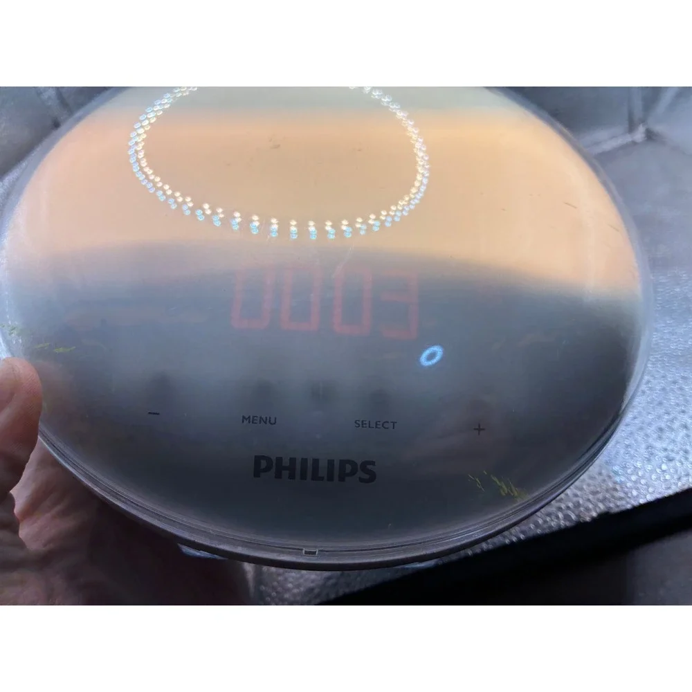Philips HF3520 Wake-Up Light Sunrise Simulation Alarm Clock with FM Radio White